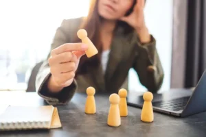 El liderazgo del “mientras tanto”: cómo dirigir en tiempos donde nada está quieto